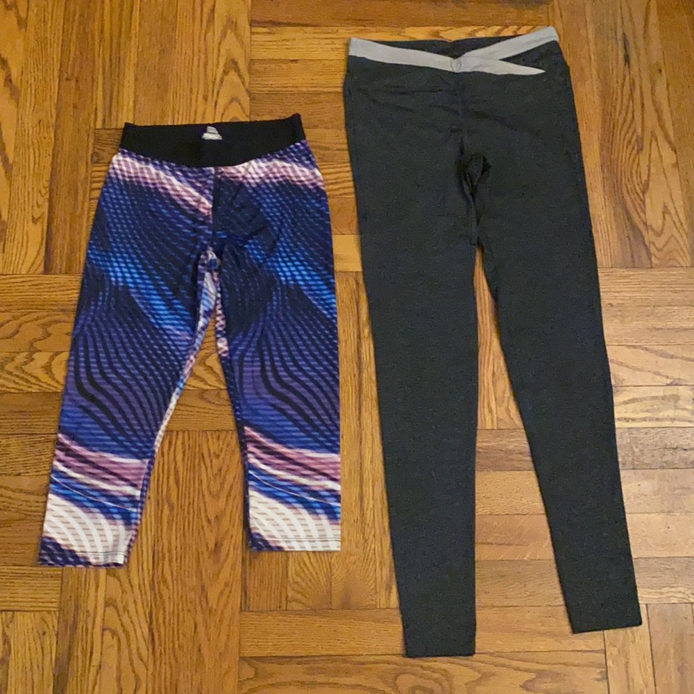 2 pieces Forever 21 basic leggings